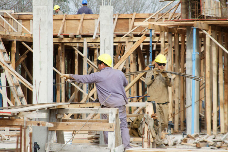 Anuncian la construcción de seis establecimientos educativos en Berazategui