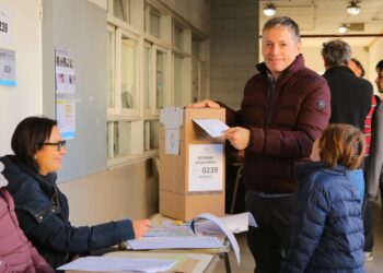 Gray fue el candidato más votado y Domenichini ganó la interna opositora