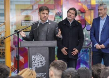 Desde Avellaneda, Kicillof defendió el Estado y criticó las propuestas de Milei