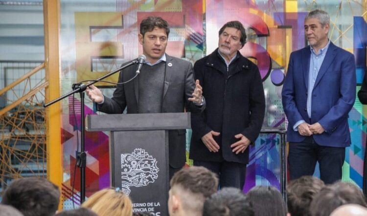 Desde Avellaneda, Kicillof defendió el Estado y criticó las propuestas de Milei