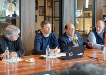 Mussi, junto a los ministros Costa y Correa se reunió con empresarios del rubro maderero