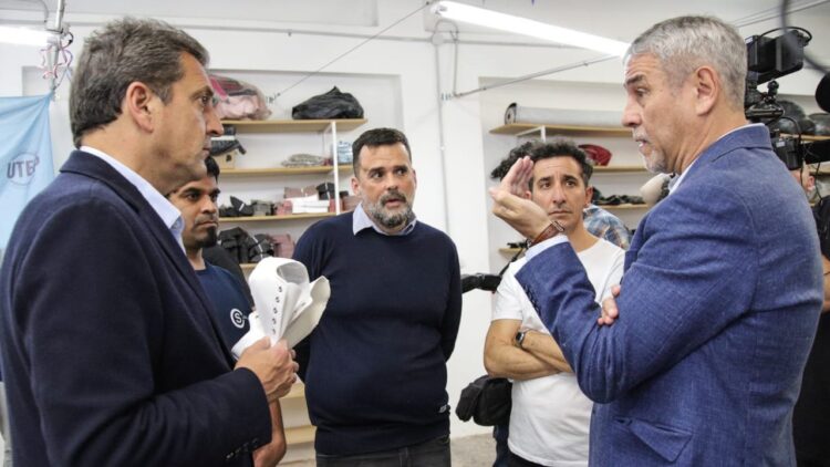 Massa visitó una cooperativa en Avellaneda