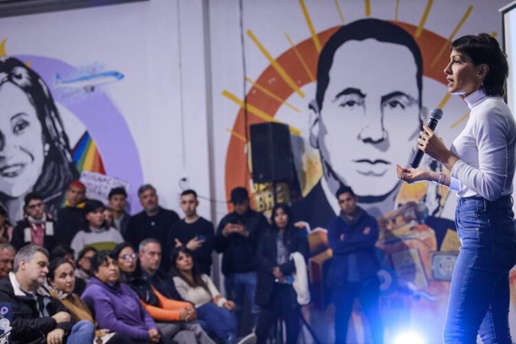 Mayra encabezó un plenario y pidió ir a buscar el voto perdido de 2019