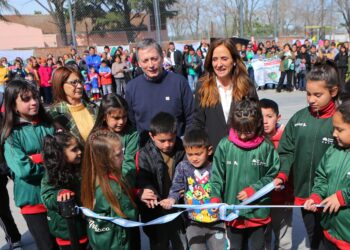 Reapareció Tolosa Paz en una actividad junto a Gray