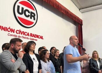 Molina en campaña: reunión con empresarios y plenario en el comité radical