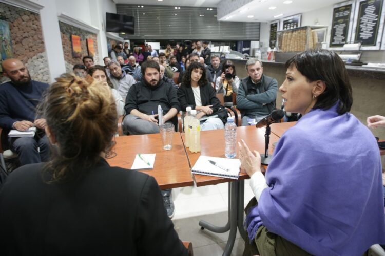 Mayra se reunió con comerciantes y presentó la obra de repavimentación de Andrés Baranda
