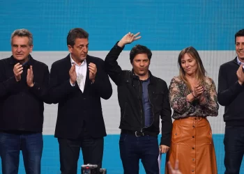 Kicillof esquivó la ola libertaria y se quedó con el triunfo en la provincia de Buenos Aires
