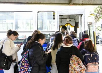 El gobierno bonaerense amplió el alcance del Boleto Estudiantil a los terciarios