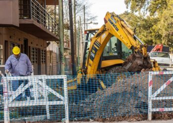 Amplían la red cloacal de Centenario Sur