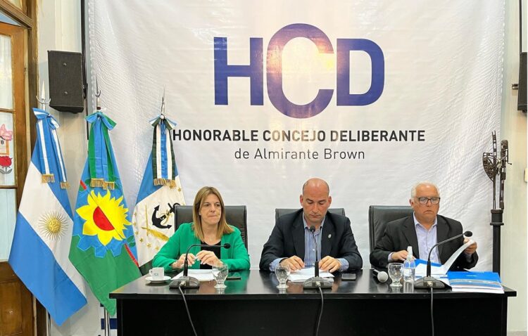 “En ocho años transformamos Almirante Brown”