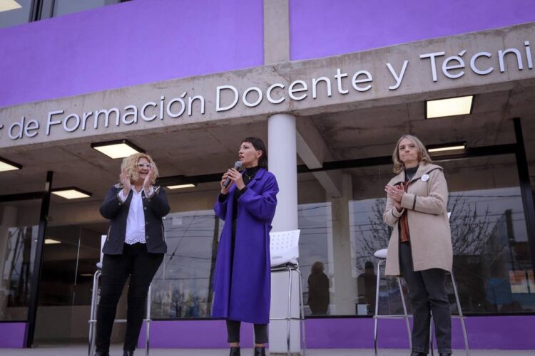Mayra inauguró la primera etapa de las obras del nuevo Instituto de Formación Docente de Solano