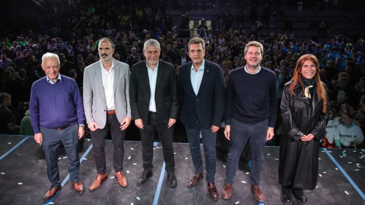 Con anuncio de obras, Massa acompañó la postulación de Avellaneda como sede del mundial 2030