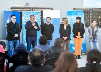 Cascallares y Fabiani entregaron microcréditos a emprendedores