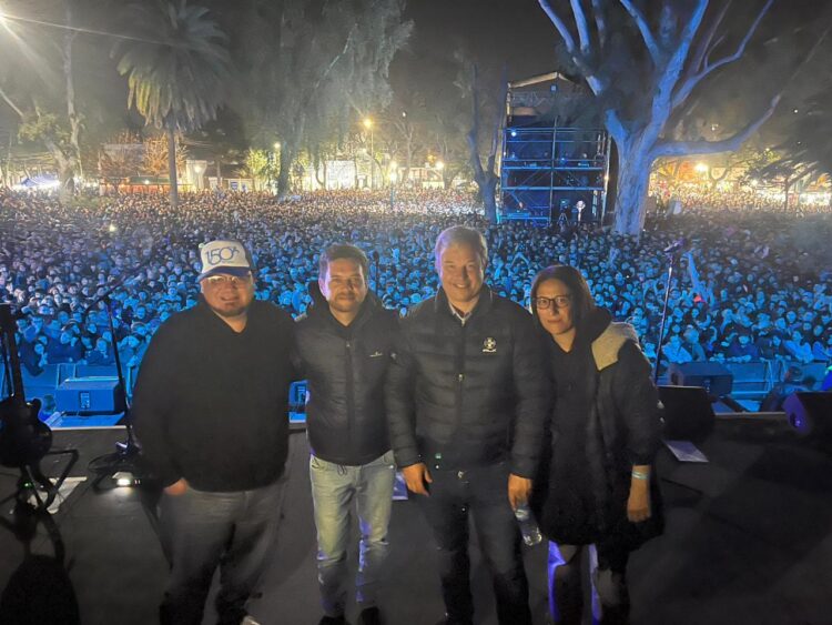 Una multitud participó de los festejos por el Aniversario de Brown