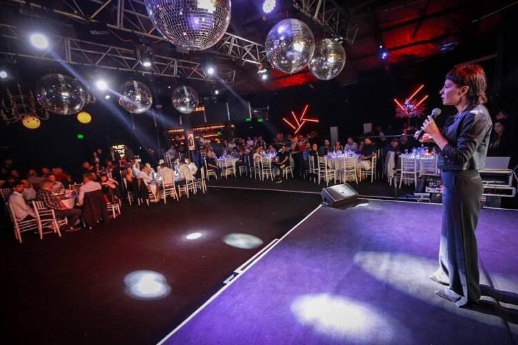 Mayra y Molina cenaron con empresarios