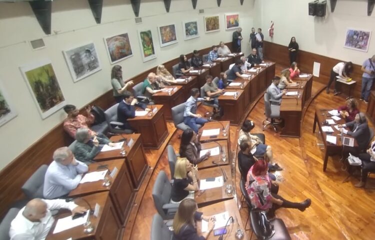 El concejo aprobó una licencia de Ferraresi y la designación de un Juez de Faltas