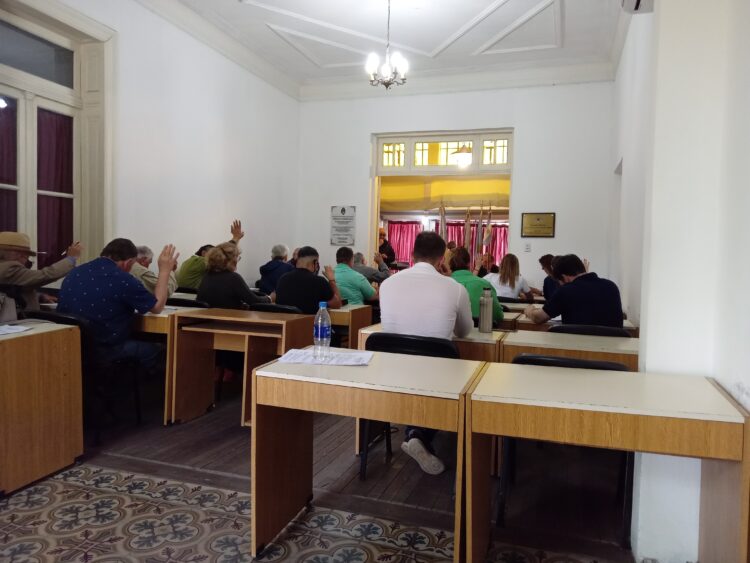 El Concejo aprobó una licencia de Gray por tres días