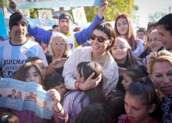 Mayra: “Quiero seguir siendo su intendenta”