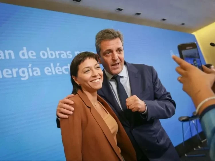 Mayra inicia la campaña local para que Massa gane el ballotage
