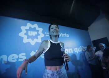 Mayra arrasó y fue reelecta