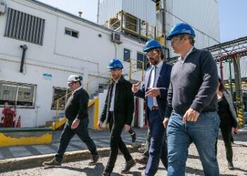 Cafiero y Cascallares recorrieron empresas en el Parque Industrial