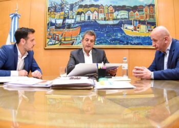 Massa se mostró con Julián y llamó al peronismo a recuperar Lanús