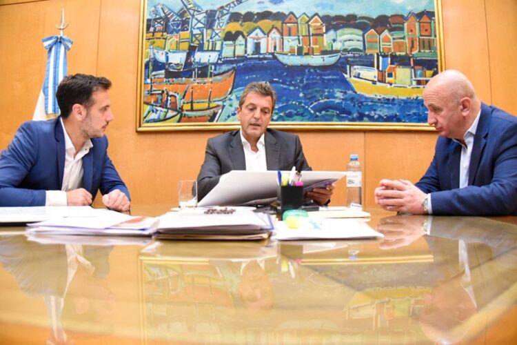 Massa se mostró con Julián y llamó al peronismo a recuperar Lanús