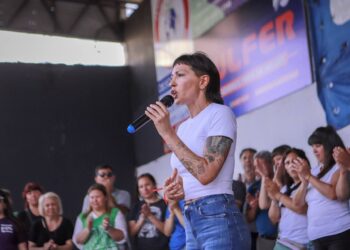 Fuerte apoyo de Mayra Mendoza a Massa en medio de la corrida: “Quieren poner en jaque a nuestro candidato”