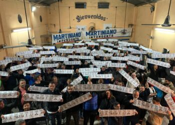 Molina cierra la campaña con una caravana en el barrio La Paz