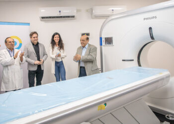 Mussi y Volnovich presentaron la nueva sala de tomografía del Evita Pueblo
