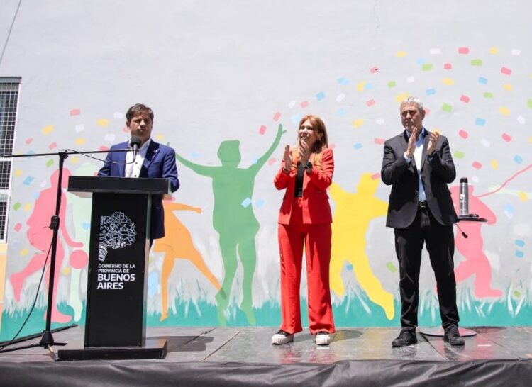 Con críticas a Milei, Kicillof cerró su mini campaña de apoyo a Massa en Avellaneda y Varela