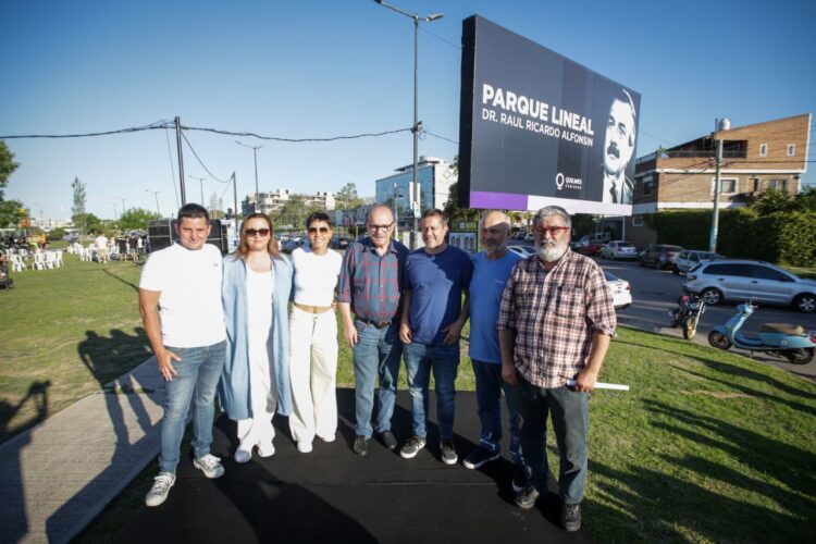Mayra encabezó un acto con radicales y pidió el voto para Massa