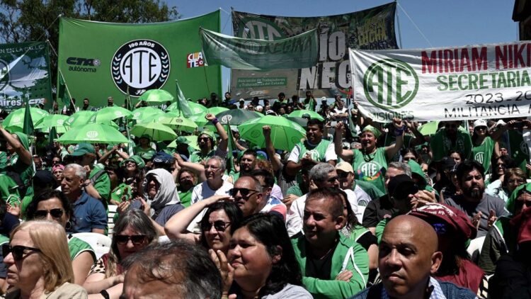 El gobierno nacional terminará el contrato de 7000 estatales