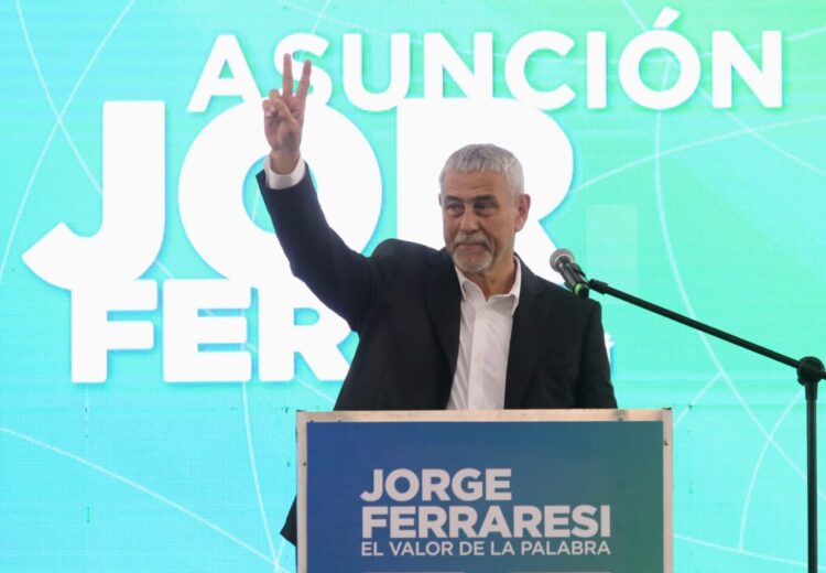 Ferraresi disparó contra los propios y postuló a Kicillof para 2027