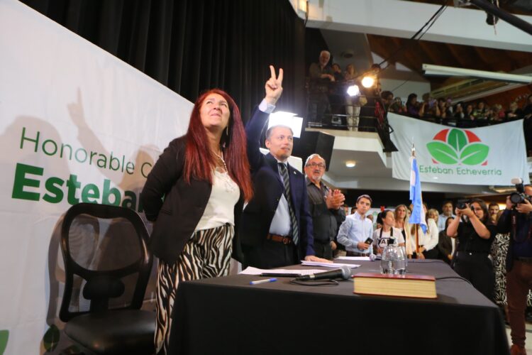 Con una defensa de la obra pública, Gray asumió un nuevo mandato