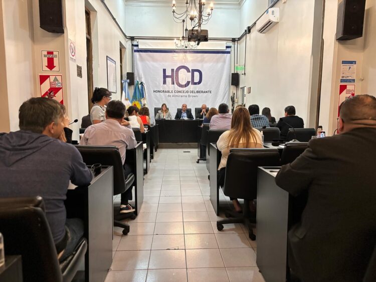 El Concejo cerró el año con debates por el DNU, habilitaciones y las contrataciones del ejecutivo