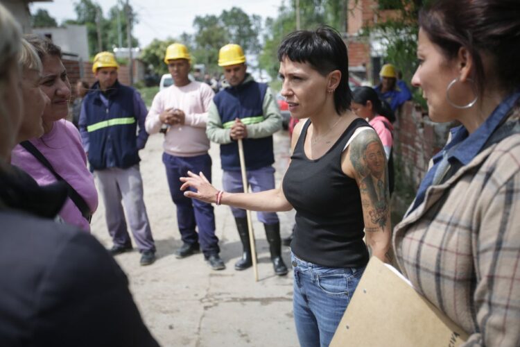 Mayra: “Vamos a seguir trabajando y estando en los barrios hasta solucionar cada uno de los problemas”