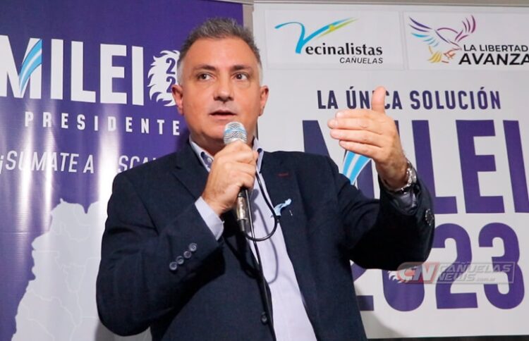 En medio de la interna libertaria, Pareja muestra respaldo de concejales