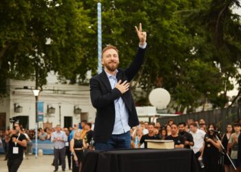 Otermín: “Hoy comenzamos a construir el gobierno del Pueblo de Lomas”