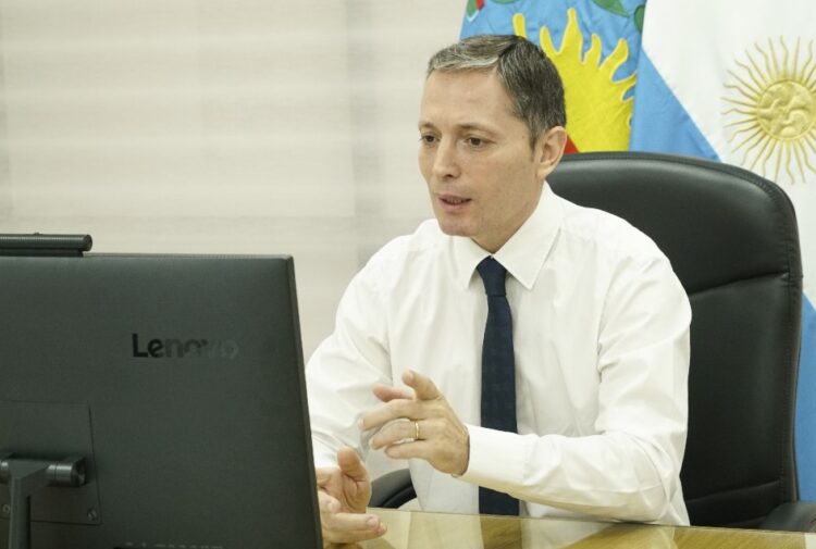 Gray: “Toda la sociedad resulta afectada por la eliminación de subsidios y el aumento indiscriminado de las tarifas”