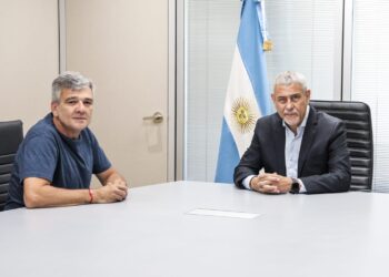 Ferraresi prepara el terreno para ir por el PJ de Máximo Kirchner