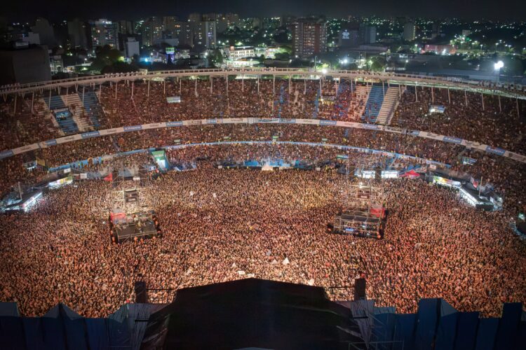 El maldito rock: El PRO quiere prohibir los recitales en Independiente y Racing
