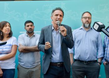 Katopodis contra los aumentos de tarifas: “Son abusivos”