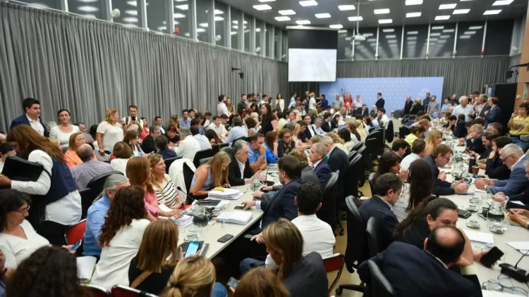El oficialismo logró dictamen de mayoría con el voto de bloques opositores