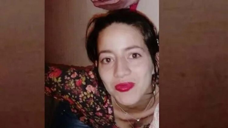 Mataron a un mujer de 24 puñaladas y detuvieron a su pareja por el hecho