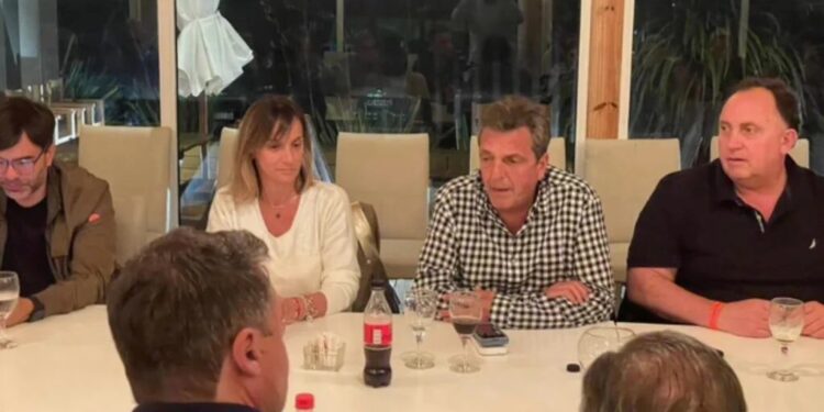 Massa reúne a la dirigencia del FR bonaerense en medio de un enfrentamiento con Kicillof