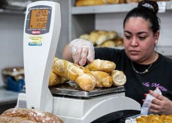Acuerdan un 20 por ciento de descuento en pan y facturas