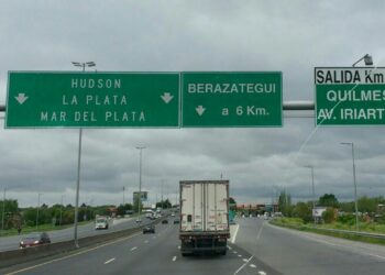 Persecución en la autopista Bs.As.-La Plata: detienen a banda chilena que hacía entraderas