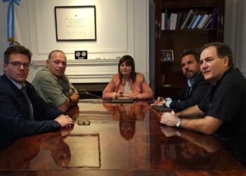 La Provincia envió equipamiento para reforzar la situación de Rosario