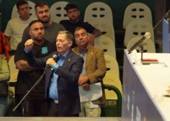 Gray en el congreso del PJ: “Si seguimos aplaudiéndonos entre nosotros, no tenemos futuro”